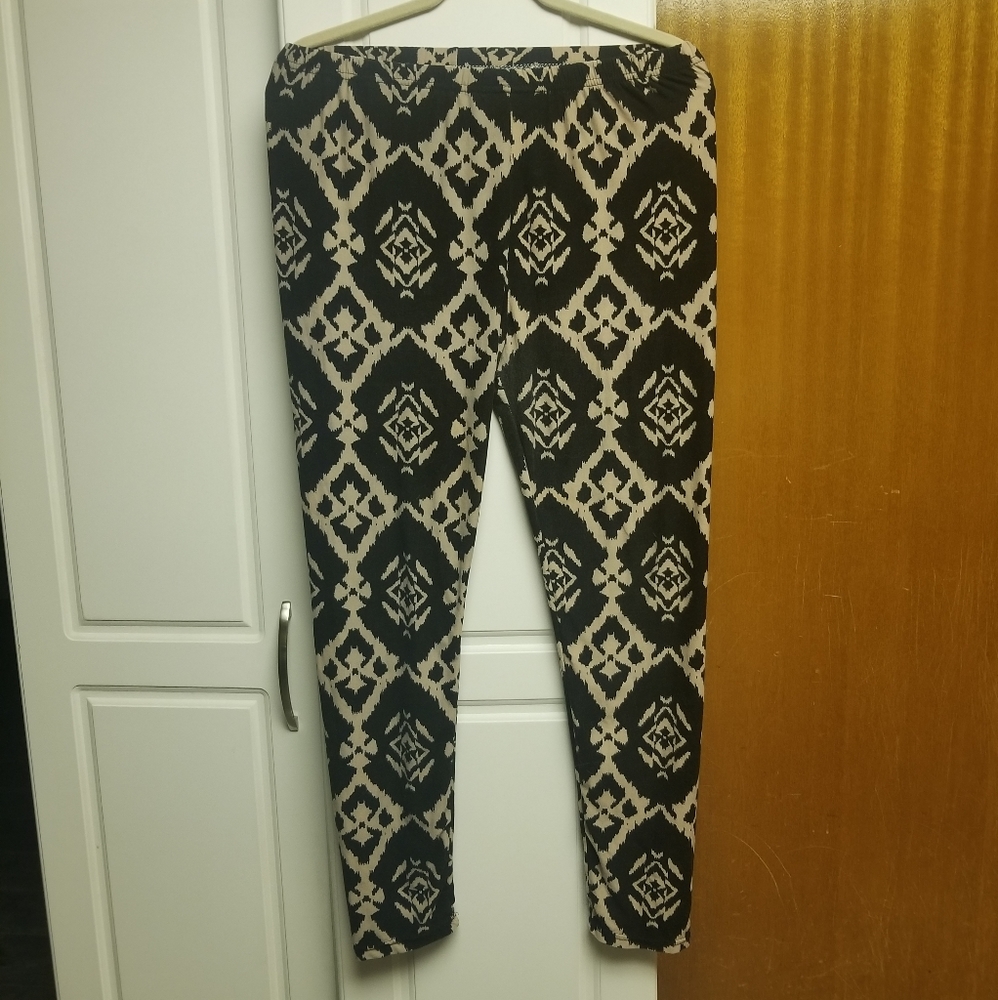 👙Soft patterned leggings